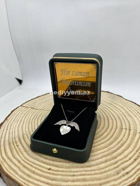 Ad ilə Gumus Sep Yazili Qutu №797 — 55 ₼ · Bakı · Bayram dekoru və aksesuarları Ad ilə Gumus Sep Yazili Qutu №797 — Bakı
