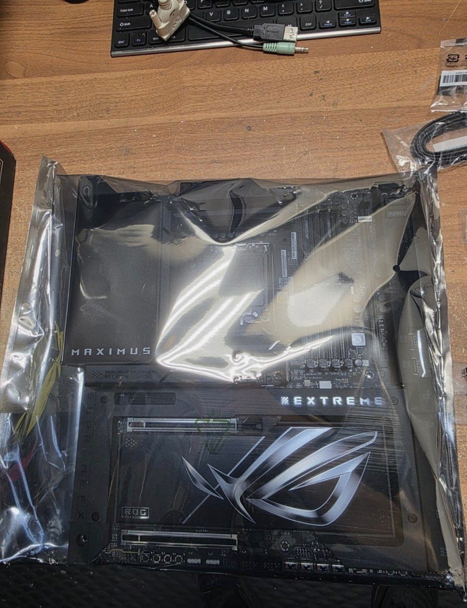 Ana plata ASUS ROG Maximus Z890 Extreme — Kompüterlər və noutbuklar, Bakı (2)