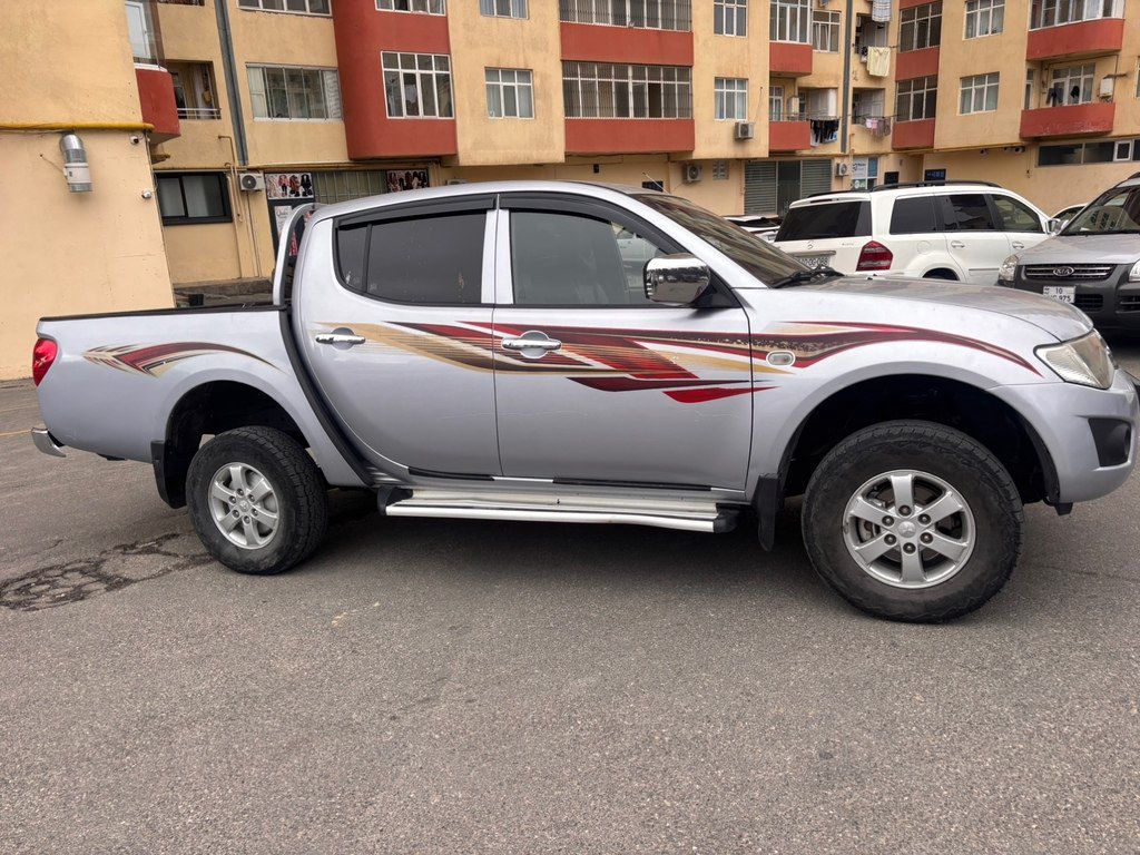Mitsubishi L200, 2.5 L, 2014 il, 294 000 km 77-OM-132 — Avtomobillər, Bakı (5)