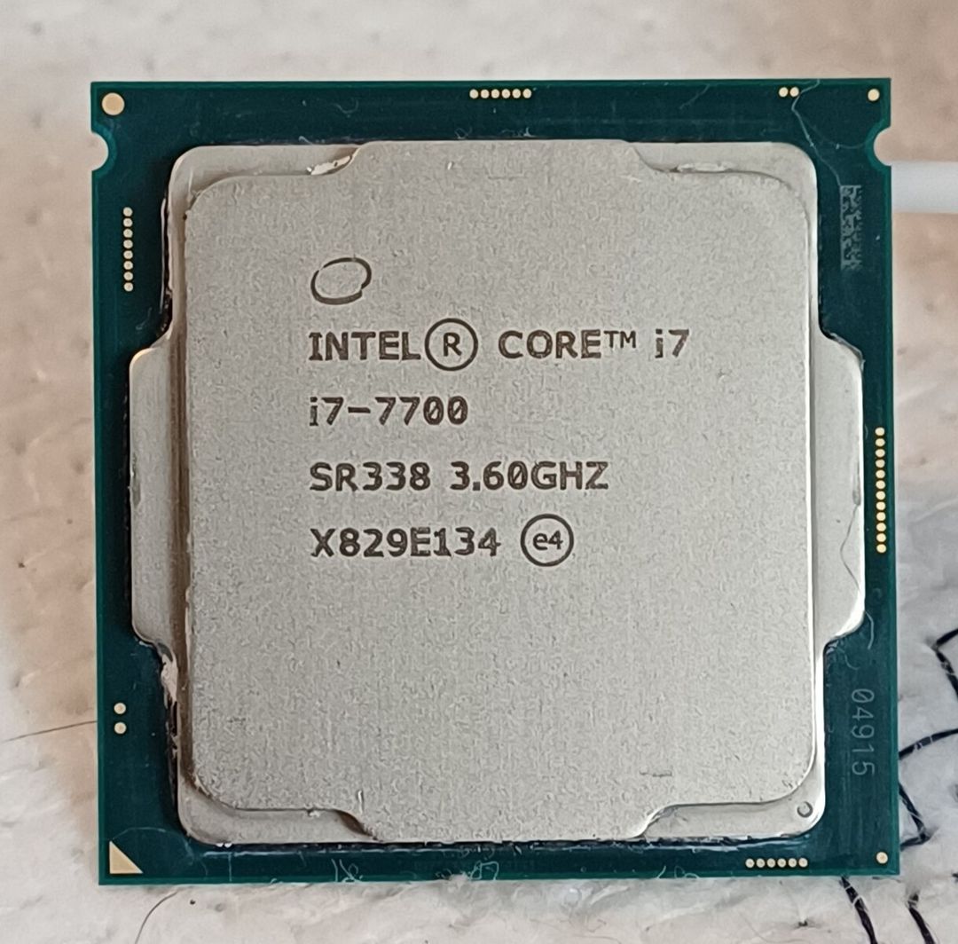 7-ci nəsil İntel Core i7 processoru — Kompüterlər və noutbuklar, Bakı