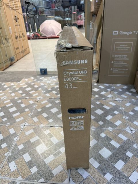 Samsung Crystal UHD TV – U8000F, 43" (108 sm) Xüsusiyyətlər: - Ekran — Fuad