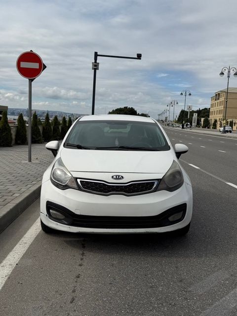 Kia Rio, 1.4 L, 2013 il, 408 000 km — Bakı