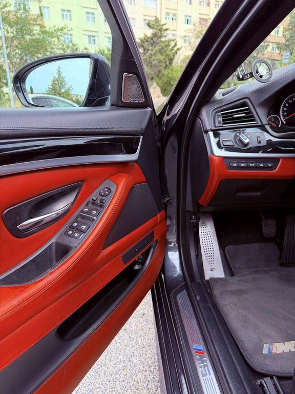 BMW M5, 4.4 L, 2013 il, 150 000 km — Avtomobillər, Bakı (5)