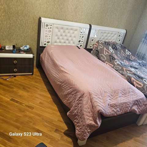40 Azn çarpayı satılıt.Matras var.Baza var.Bazasinda yüngül prablem — Bakı