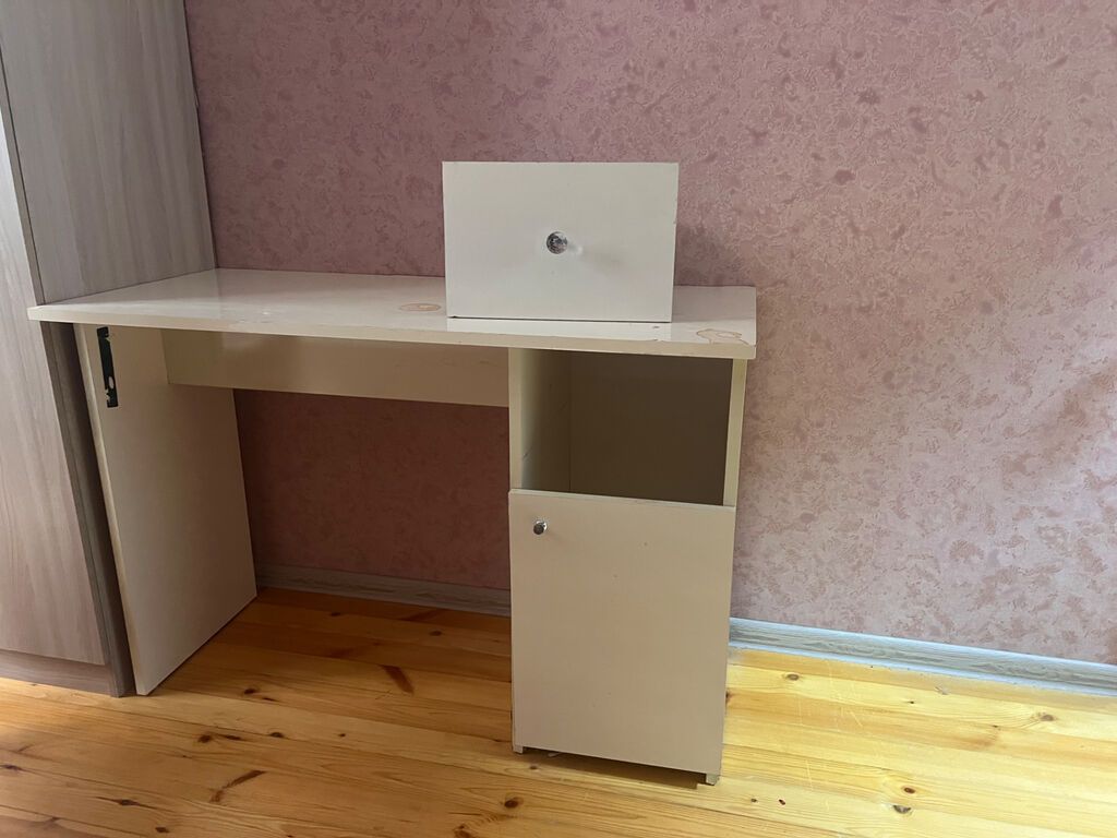 Kompüter masası, İşlənmiş, Dördbucaq masa — Masalar, Bakı (2)