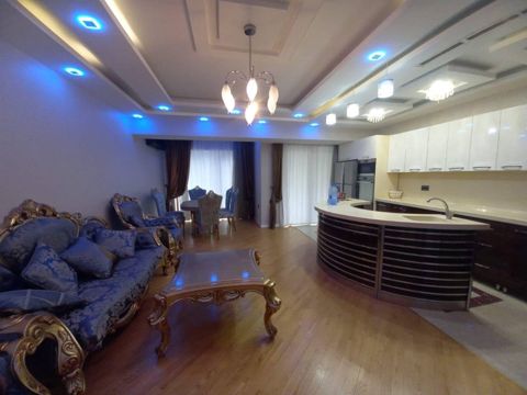 Satılır 3 otaqlı yeni tikili 140 m² — Bakı