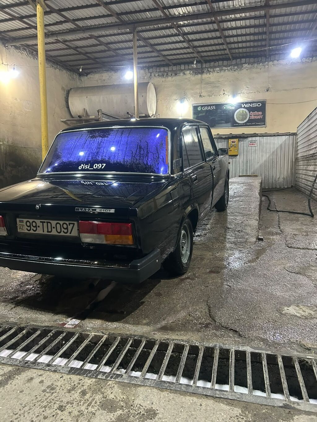 Lada 2107 sedan – qara rəng, klassik kuzov dizaynı. - 4 qapılı, arxa 99-TD-097 — Avtomobillər, Digah (4)