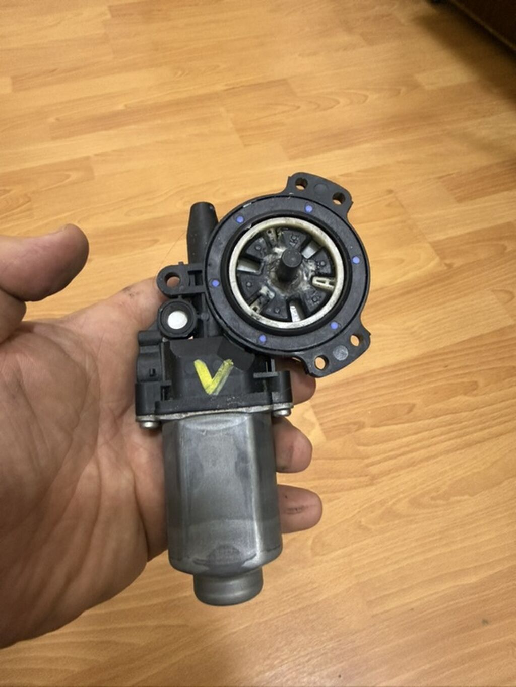 Avtomobil şüşəqaldıran (pəncərə qaldırıcı) elektrik mühərriki hunday — Avtomobil elektrikası, Bakı (2)