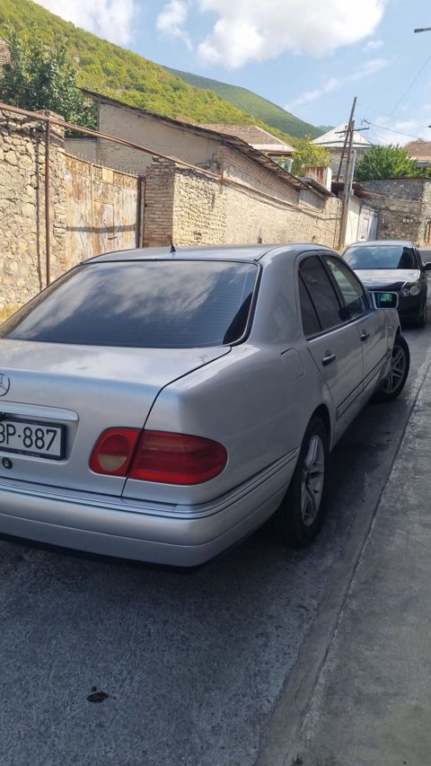Mercedes-Benz E-Class: 2 l 1997 il Sedan — Bakı