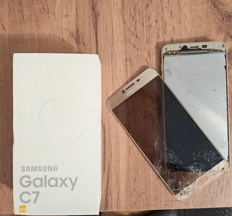 Samsung Galaxy C7 Gold 32GB/4GB ehtiyat hissələri — Bakı