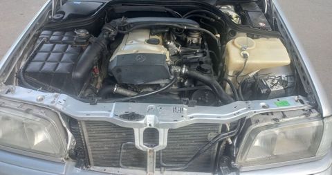 Mercedes-Benz C-Sinif sedan (W202), gümüş rəng. - Kuzov: 4 qapılı — Gəncə