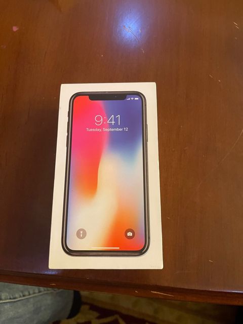 Apple iPhone X Silver 256GB/3GB qutusu — Bakı