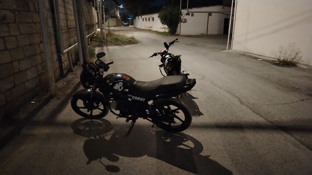 Xüsusiyyətlər: - Nömrə nişanı: AZ 99 G 237 (dövlət qeydiyyat nişanı — Motosikletlər, Göyçay (2)