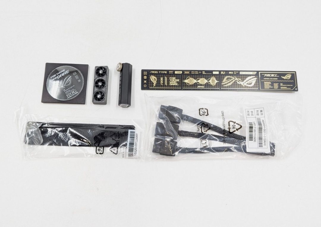 Video kart Asus RTX 5080 Rog Astral OC 16GB — Kompüterlər və noutbuklar, Bakı (7)