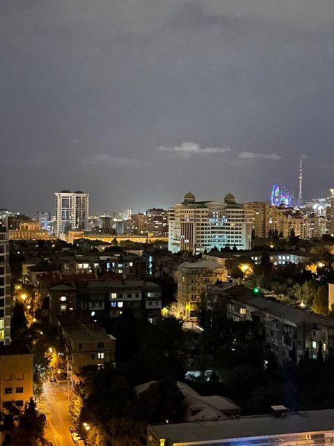 İcarəyə verilir 4 otaqlı yeni tikili 350 m² — Bakı