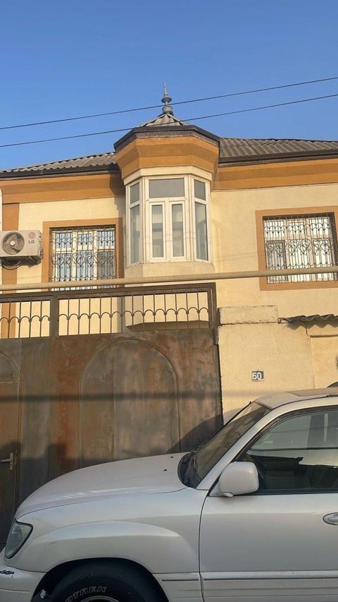Satılır 7 otaqlı həyət evi/bağ evi 200 m² — Bakı