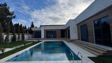Satılır 5 otaqlı həyət evi/bağ evi 250 m² — Bakı