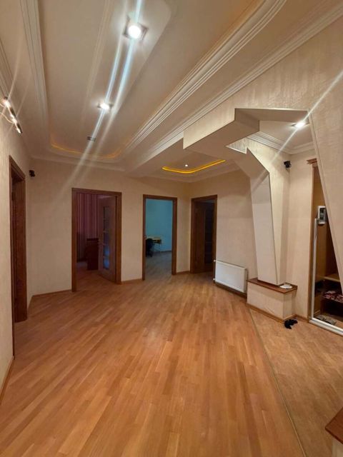 Satılır 4 otaqlı yeni tikili 205 m² — Bakı