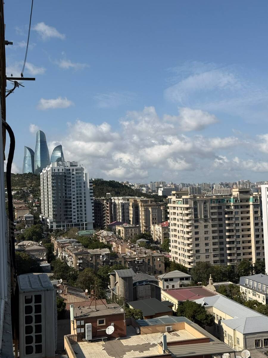 Satılır 4 otaqlı köhnə tikili 122 m² — Mənzil, Bakı (3)