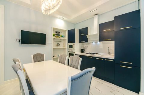 2-otaqlı yeni tikili kirayə verilir, 28 May m., 75 m² — Bakı