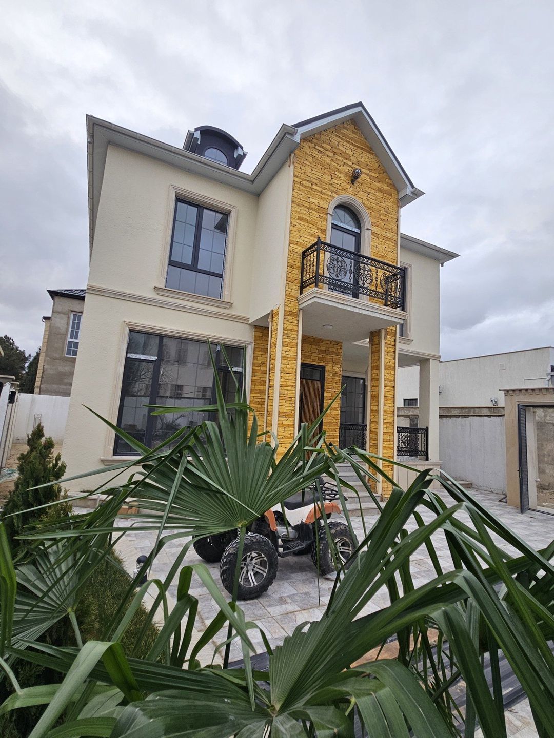 Satılır 4 otaqlı həyət evi/bağ evi 200 m² — Ev, villa, Bakı (3)