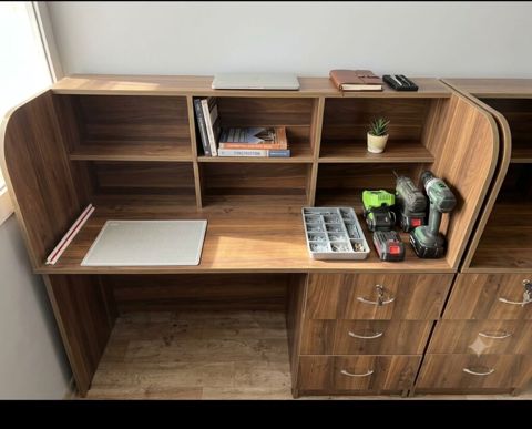 Düz masa, Stulsuz, Polkalı, Siyirməli, Teksturalı laminat — Bakı