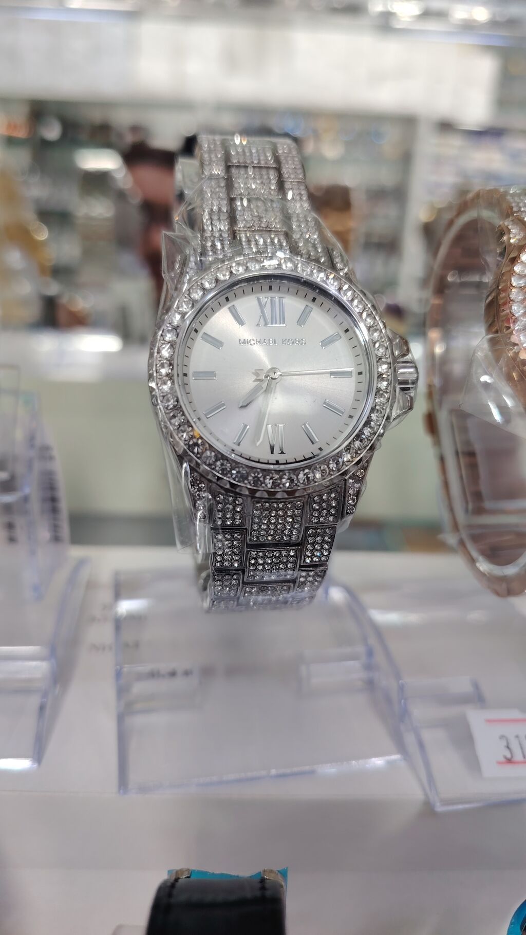 Michael Kors qadın saatları – zərif və parlaq dizaynlar Məhsul — Qol saatları, Masazır
