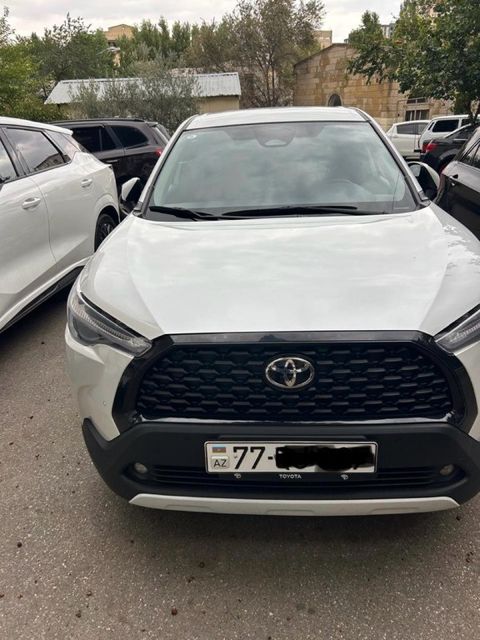 Toyota Corolla Cross, 2.0 L, 1.31 kWh, 2025 il, 13 800 km — Bakı