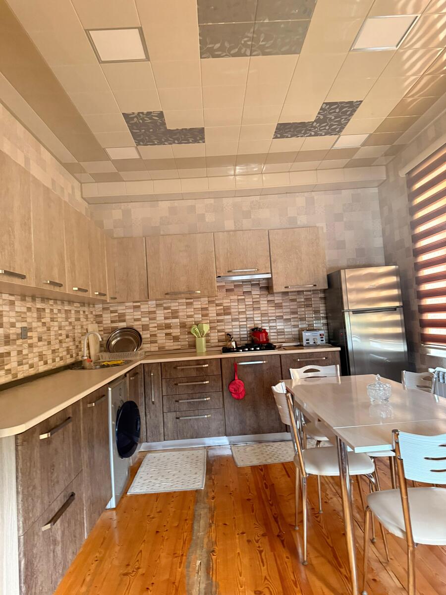İcarəyə verilir 4 otaqlı həyət evi/bağ evi 200 m² — Ev, villa, Quba (10)