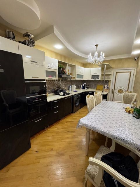 3-otaqlı yeni tikili, Nərimanov r., 130 m² — Bakı