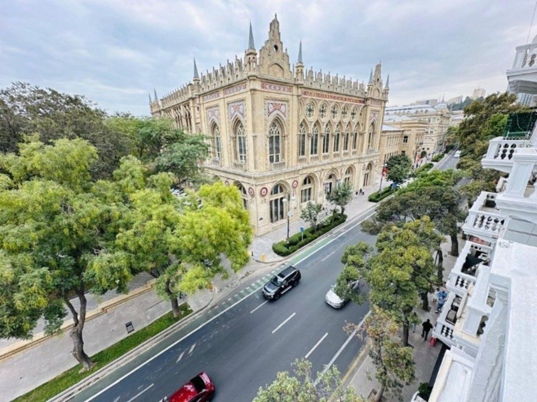 Satılır 4 otaqlı köhnə tikili 110 m² — Mənzil, Bakı (3)