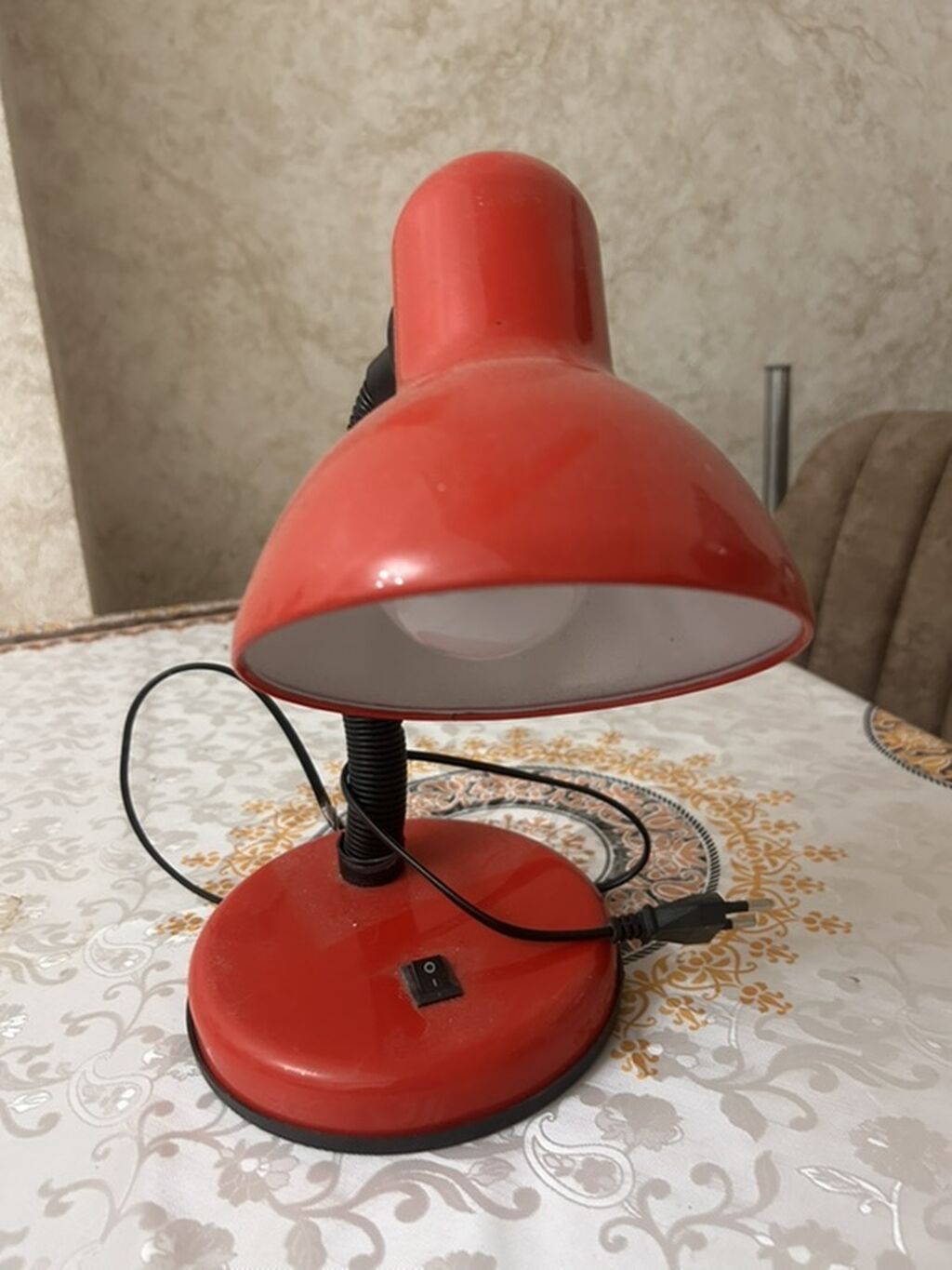 Qırmızı masa/lampa – elektriklə işləyən, qoşmalı model - Rəng — Döşəmə və stol lambaları, Bakı