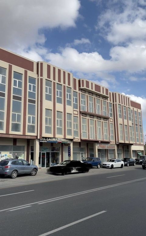 Satılır obyekt 2200 m² — Bakı