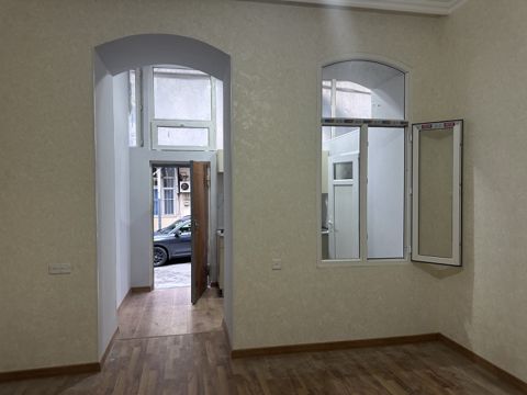 Satılır 1 otaqlı köhnə tikili 40 m² — Bakı