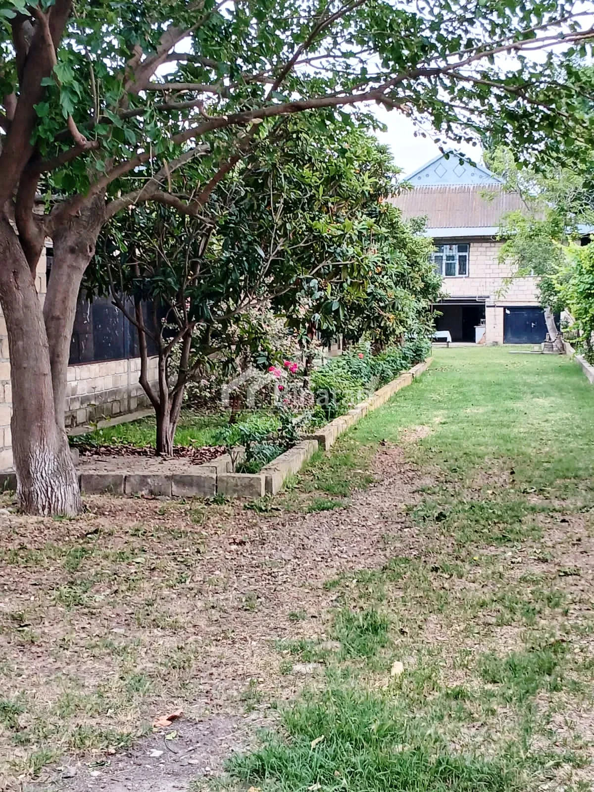 Satılır 5 otaqlı həyət evi / bağ evi 380 m², Yevlax rayonu — Bakı