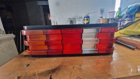 Mercedes 190 stop işığı — Xırdalan