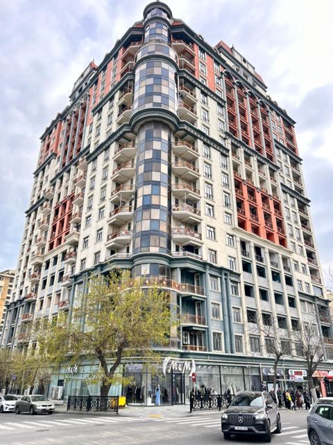 4 otaqlı mənzil, 285 m², Ənvər Qasımzadə küç — Bakı