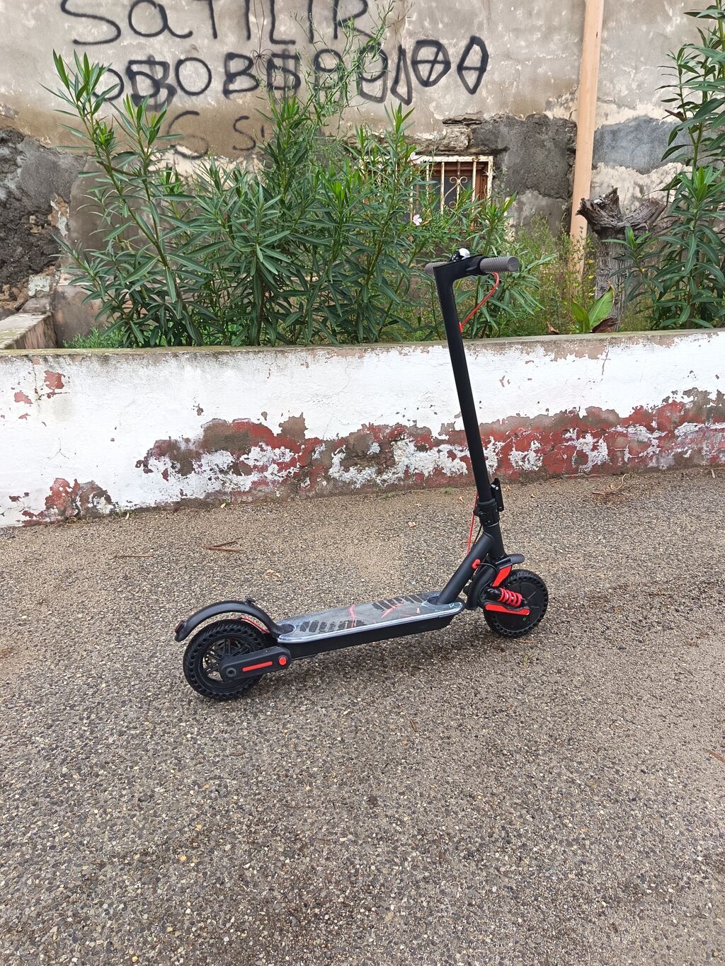 İşlənmiş Elektrik samokat 9", 250 Vt, 26 - 35 km/s, Ünvandan götürmə — Skuterlər, Digah (7)