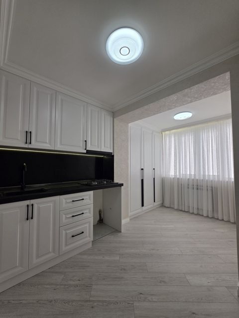 Satılır 2 otaqlı köhnə tikili 65 m² — Bakı