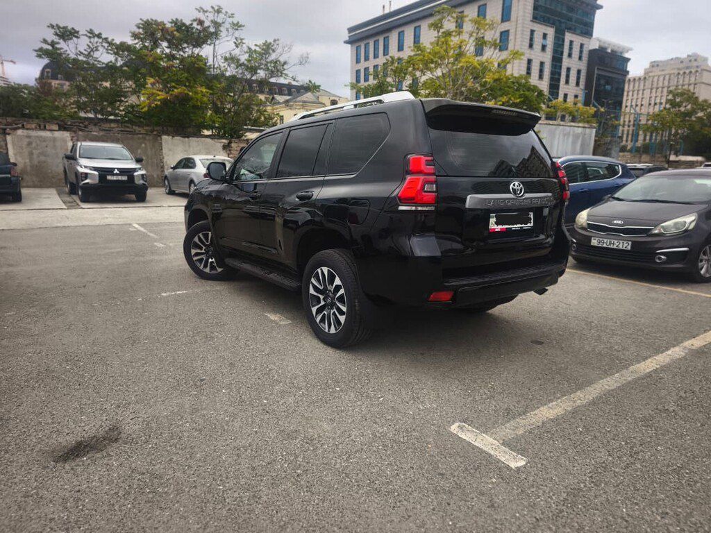Toyota Land Cruiser Prado, 2.7 L, 2022 il, 117 000 km 99-PV-738 — Avtomobillər, Bakı (4)