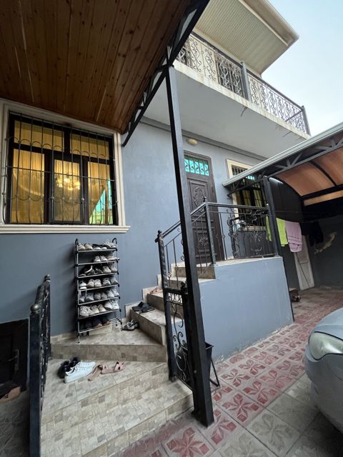 Satılır 4 otaqlı həyət evi/bağ evi 180 m² — Bakı