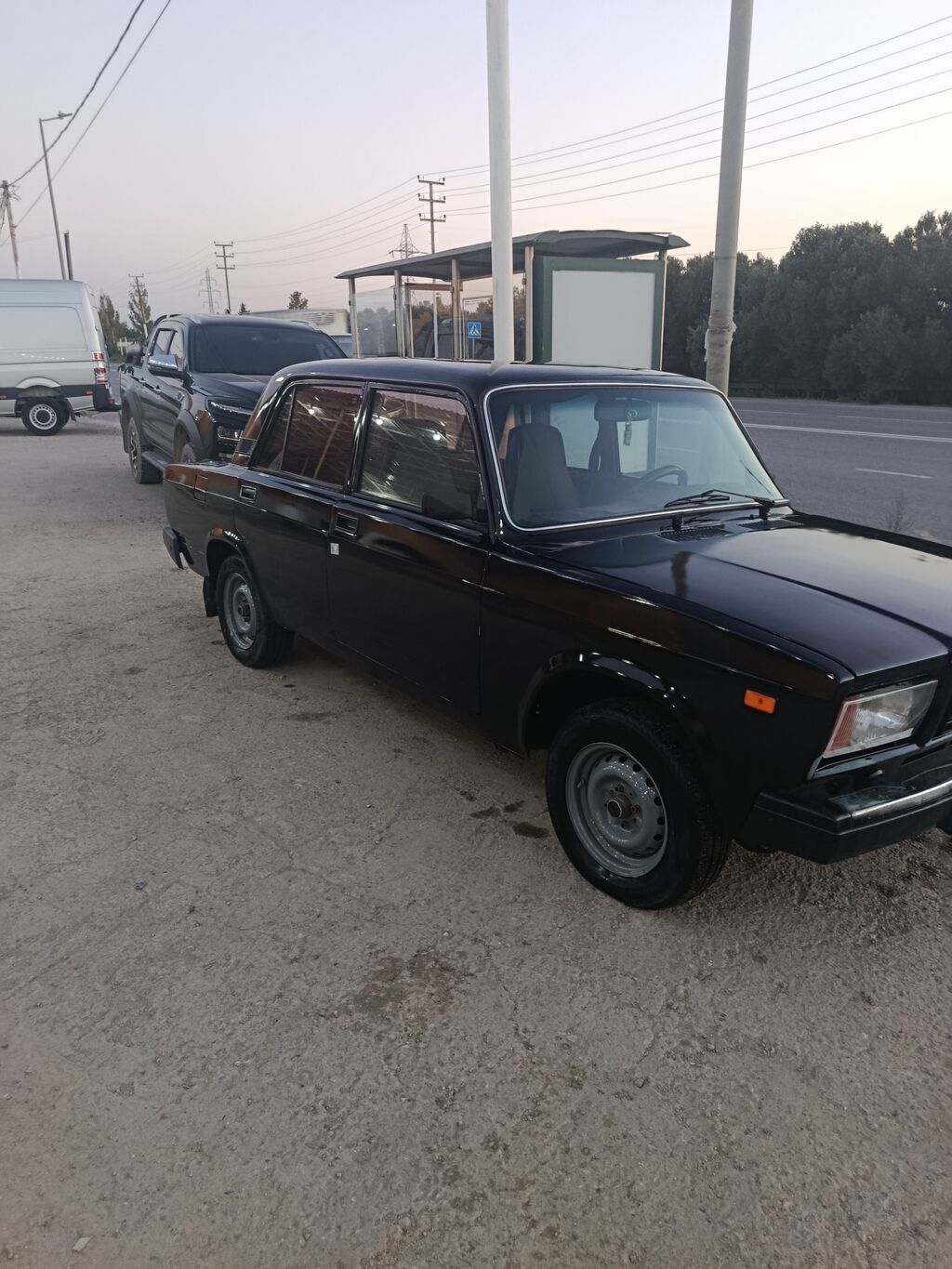 VAZ 2107 sedan - Kuzov: 4 qapılı sedan, qara rəng - Mühərrik: benzin 90-HV-112 — Avtomobillər, Bakı (2)