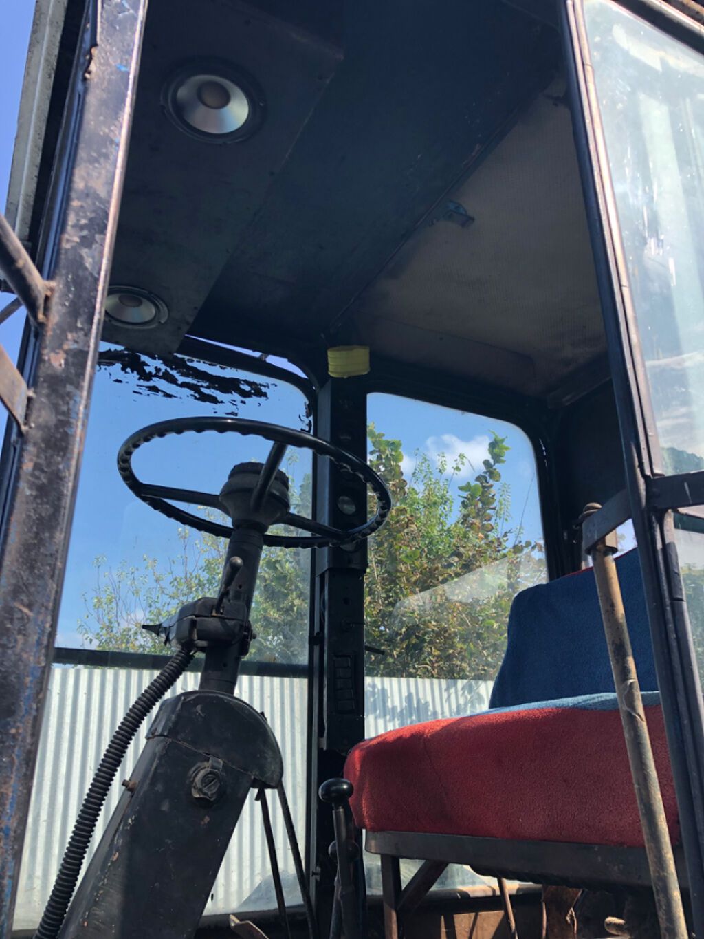 Traktor T-28 Bütün senedleri qaydasındadır, rul gidravlikdir. Most — Traktorlar, Biləsuvar (6)