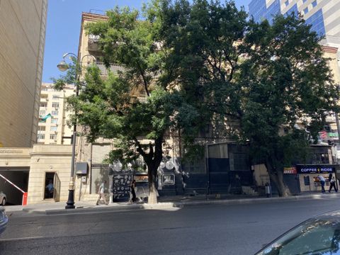 Satılır 3 otaqlı köhnə tikili 105 m² — Bakı