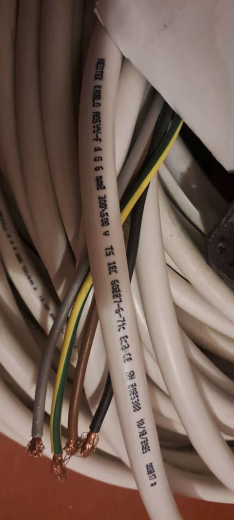 Yeni, Kabel, Mis — Repair & Construction