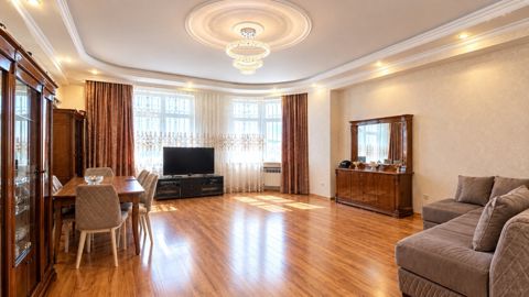 Satılır 3 otaqlı yeni tikili 130 m² — Bakı
