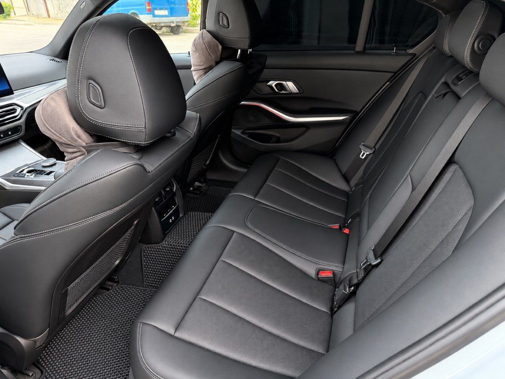 BMW 330e, 2.0 L, 12 kWh, 2023 il, 61 500 km — Avtomobillər, Gəncə (11)