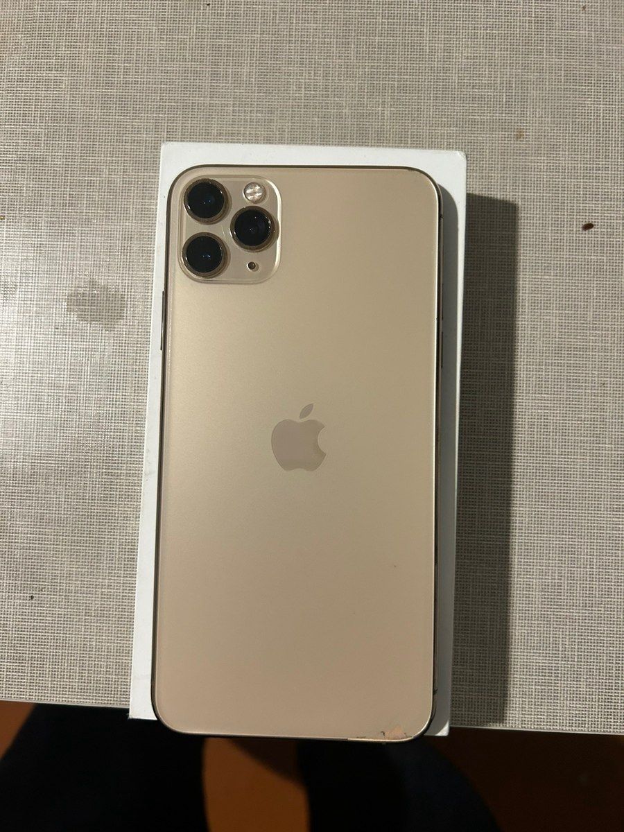 Apple iPhone 11 Pro Max Gold 256GB/4GB — Smartfonlar, Bakı (2)