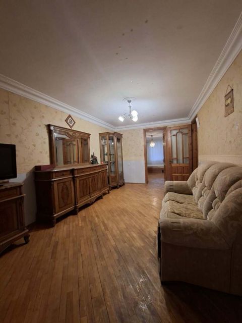 Satılır 2 otaqlı köhnə tikili 65 m² — Bakı