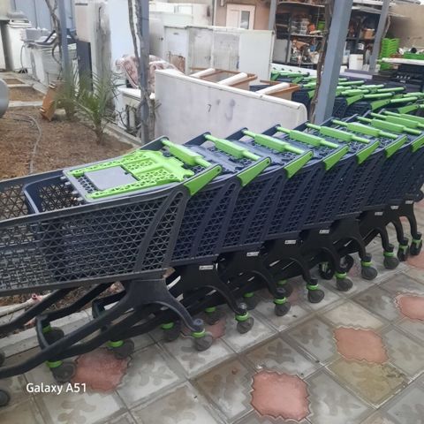 Market arabaları — Bakı